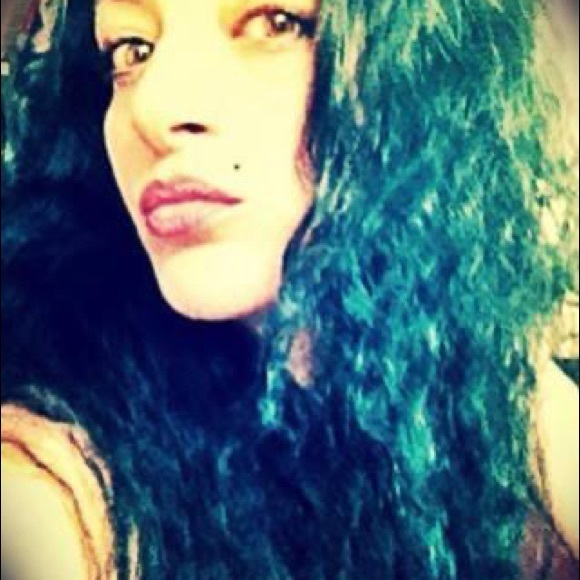 Meet your Posher, Holly - Picture 3 of 6